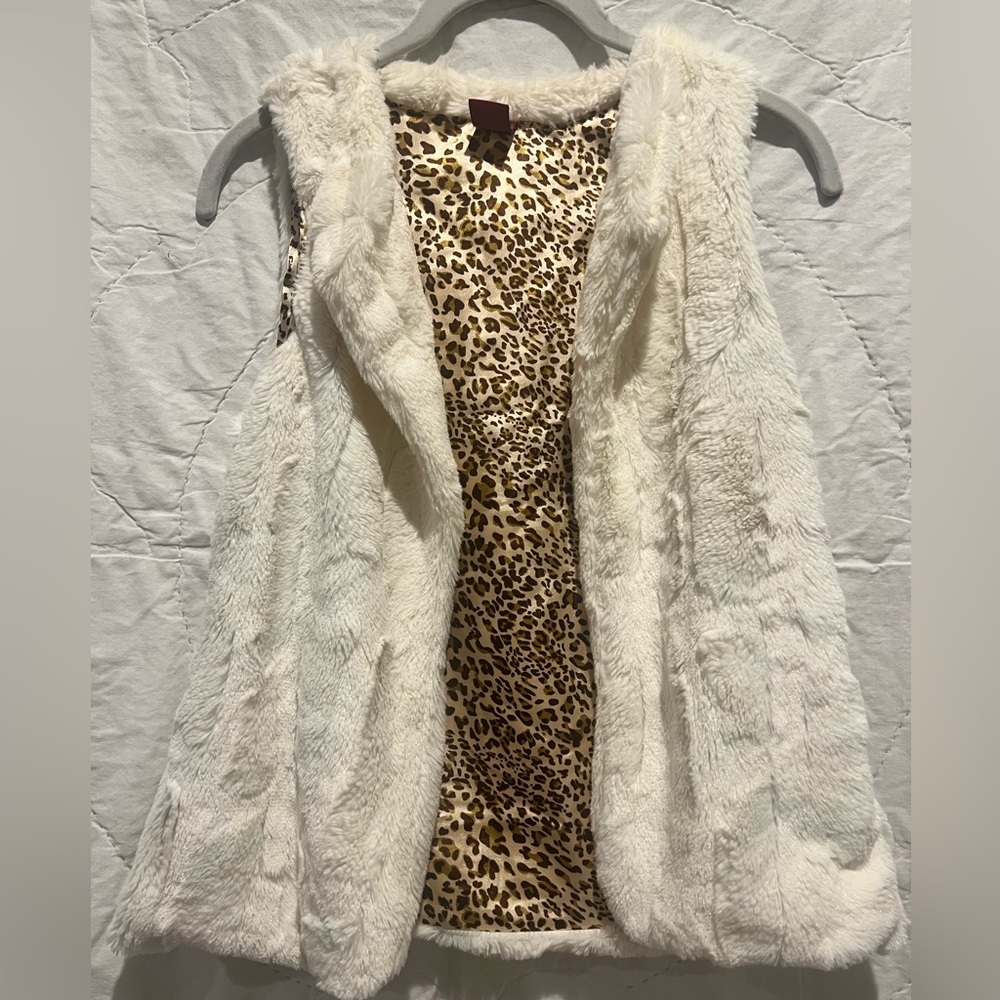 Forever Orchid Girls Ivory Faux Fur Vest M10/12